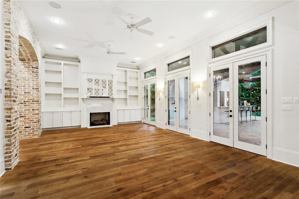 Mandeville, Louisiana 70471, United States, 5 Bedrooms Bedrooms, ,6 BathroomsBathrooms,Residential,Active,214289