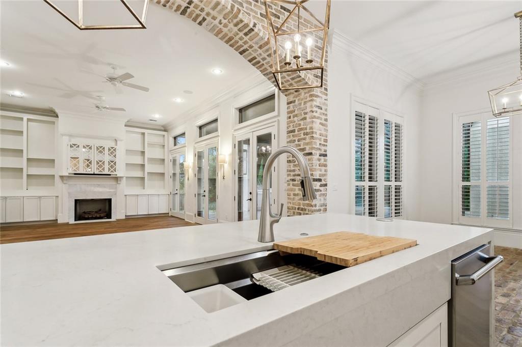 Mandeville, Louisiana 70471, United States, 5 Bedrooms Bedrooms, ,6 BathroomsBathrooms,Residential,Active,214289