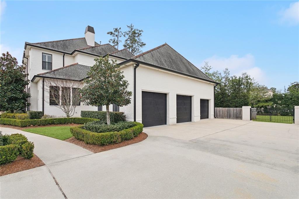 Mandeville, Louisiana 70471, United States, 5 Bedrooms Bedrooms, ,6 BathroomsBathrooms,Residential,Active,214289