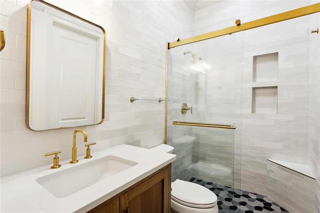 Mandeville, Louisiana 70471, United States, 5 Bedrooms Bedrooms, ,6 BathroomsBathrooms,Residential,Active,214289