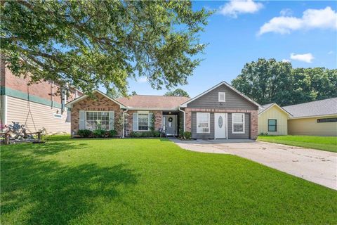 1799 KINGS ROW Slidell LA 70461