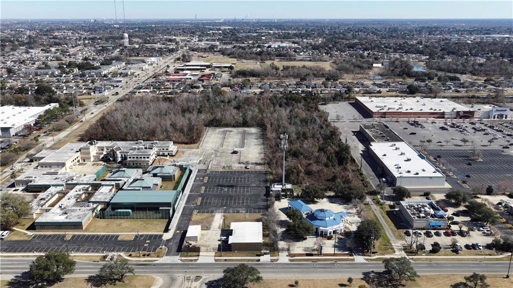 1705 MANHATTAN Boulevard