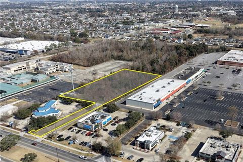 1705 MANHATTAN Boulevard Harvey LA 70058