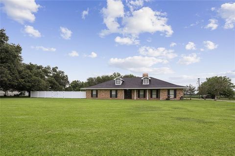 Photo of 105 HIGHWAY 1000 Highway, Belle Rose, LA 70341 (MLS # 2559679)