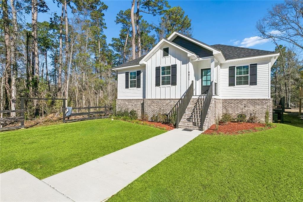4611 OAK Drive
