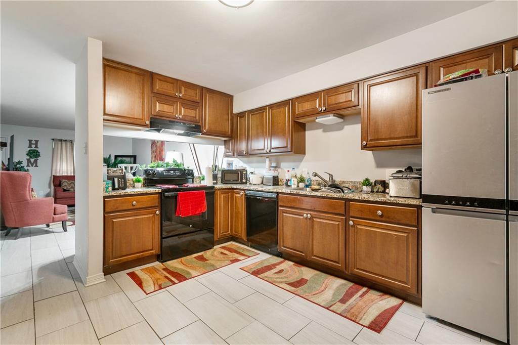 44 BRANDON HALL Drive