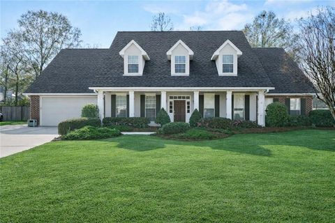 1303 WOODMERE Drive Mandeville LA 70471