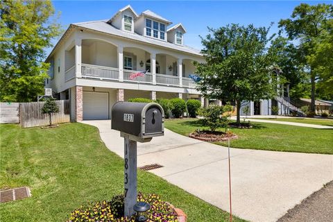 1837 LIVINGSTON STREET Mandeville LA 70448