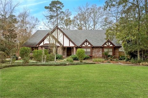 Photo of 67 MAGNOLIA RIDGE Drive, Madisonville, LA 70447 (MLS # 2554578)
