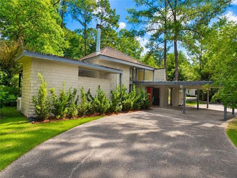 Photo of 1229 W PRESIDENTS Drive, Covington, LA 70433 (MLS # 2562312)