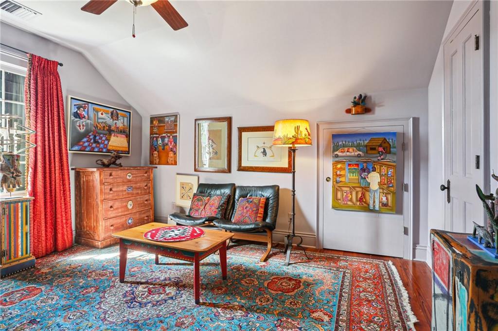 New Orleans, Louisiana 70115, United States, 2 Bedrooms Bedrooms, ,3 BathroomsBathrooms,Residential,Pending,109651