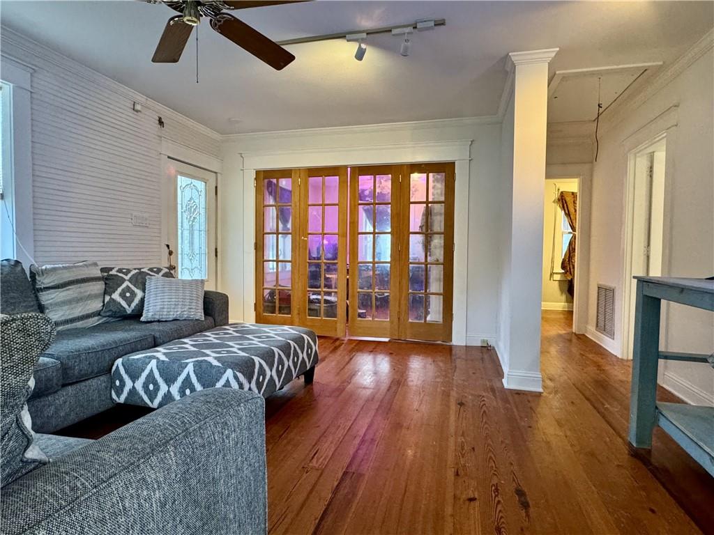 200 CLAIBORNE Court