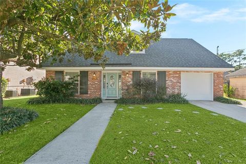 8808 MELROSE Lane River Ridge LA 70123