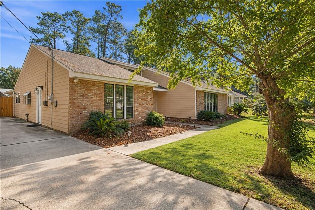 413 VENUS Drive