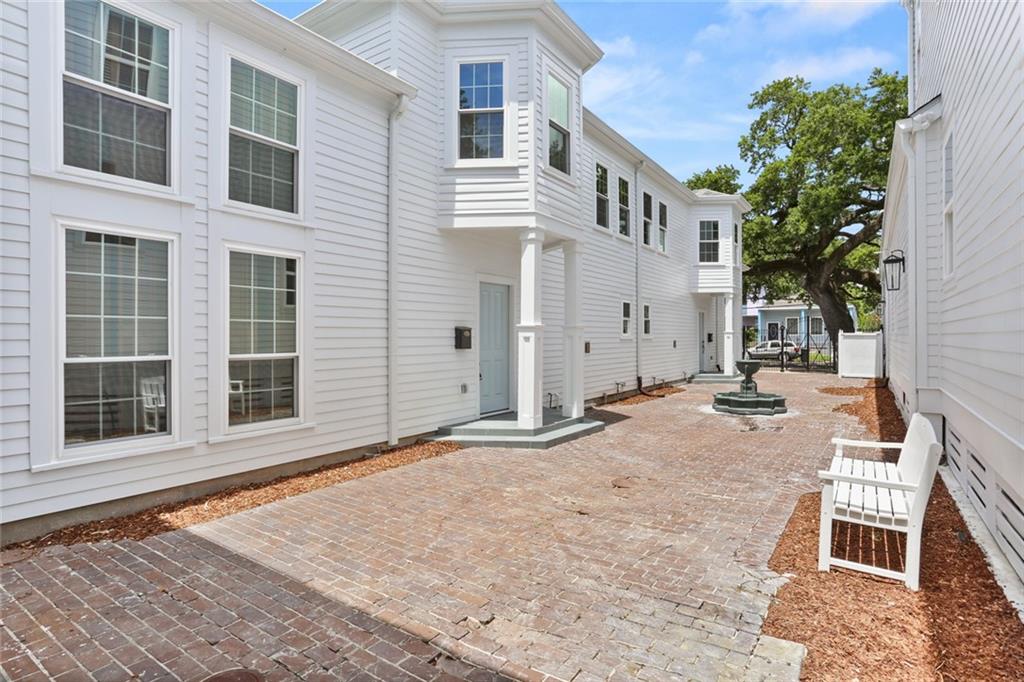 New Orleans, Louisiana 70115, United States, 2 Bedrooms Bedrooms, ,2 BathroomsBathrooms,Residential,Active,52269