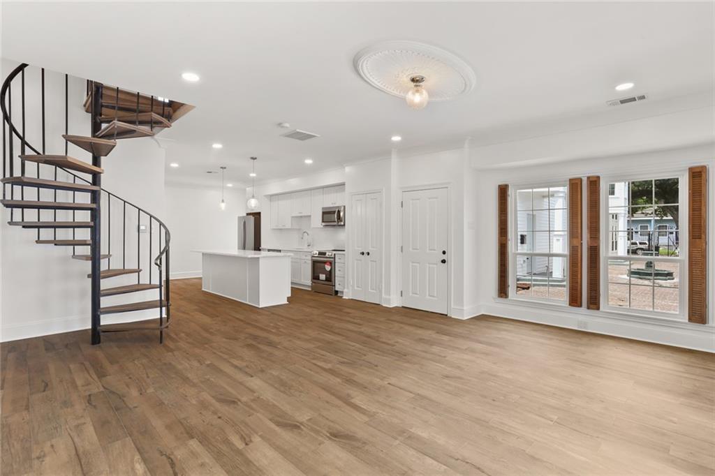 New Orleans, Louisiana 70115, United States, 2 Bedrooms Bedrooms, ,2 BathroomsBathrooms,Residential,Active,52269