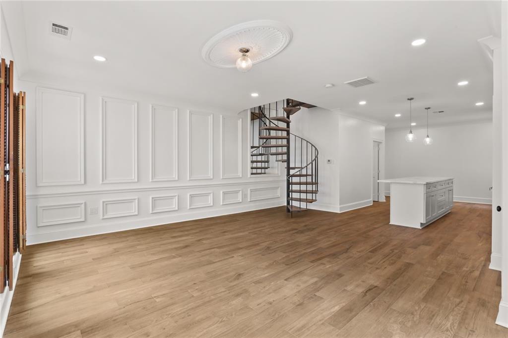New Orleans, Louisiana 70115, United States, 2 Bedrooms Bedrooms, ,2 BathroomsBathrooms,Residential,Active,52269