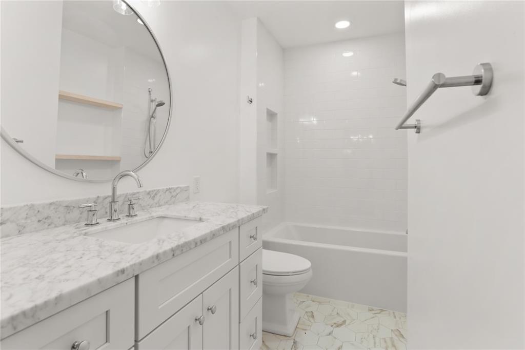 New Orleans, Louisiana 70115, United States, 2 Bedrooms Bedrooms, ,2 BathroomsBathrooms,Residential,Active,52269