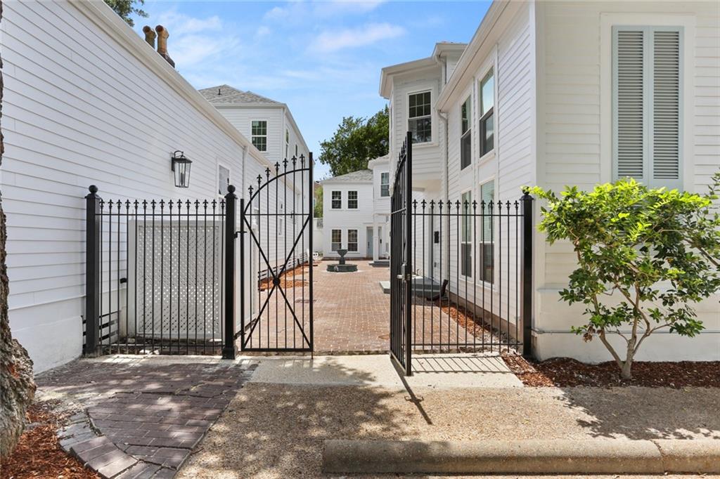 New Orleans, Louisiana 70115, United States, 2 Bedrooms Bedrooms, ,2 BathroomsBathrooms,Residential,Active,52269