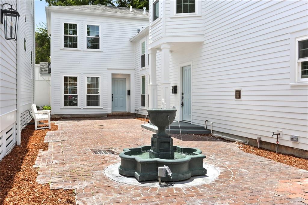 New Orleans, Louisiana 70115, United States, 2 Bedrooms Bedrooms, ,2 BathroomsBathrooms,Residential,Active,52269