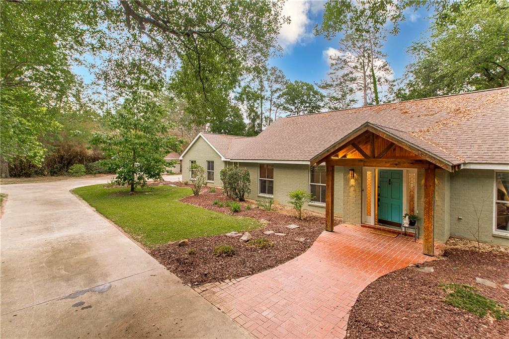 156 OAK HOLLOW Drive