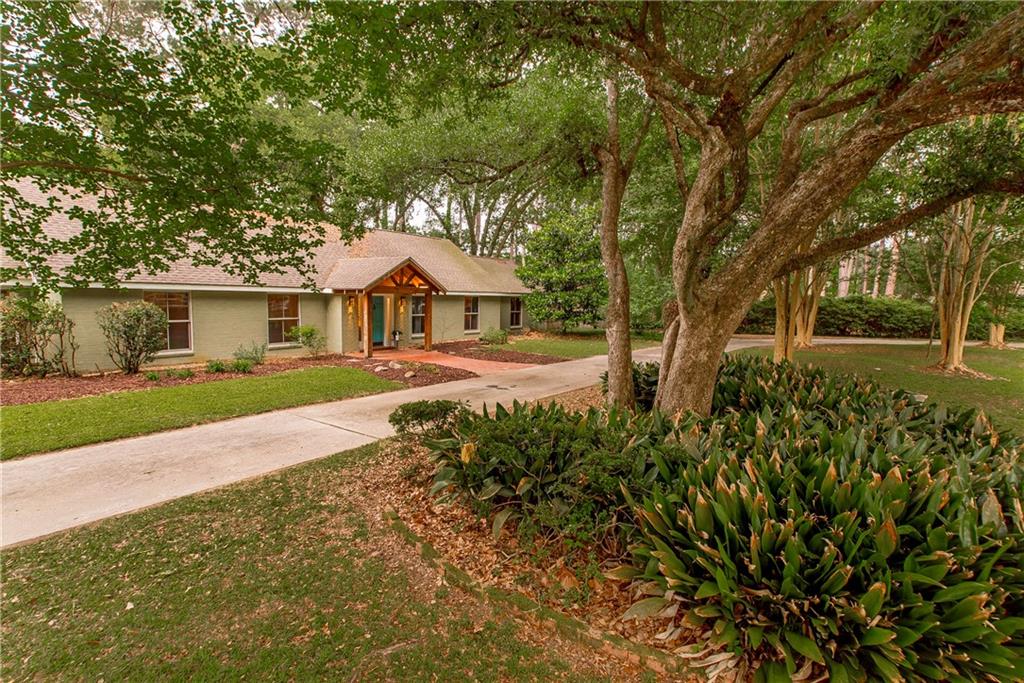 156 OAK HOLLOW Drive