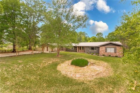 Photo of 1407 NECHES Street, Bogalusa, LA 70427 (MLS # 2552306)