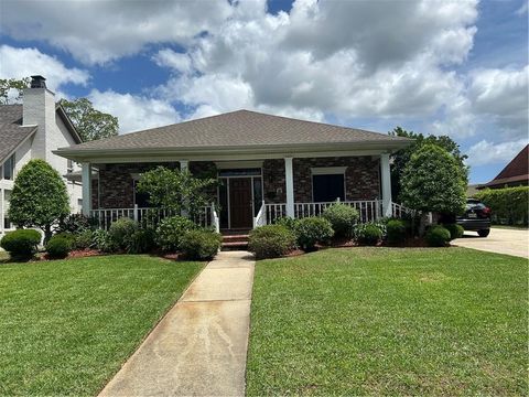 Photo of 725 MARLENE Drive, Gretna, LA 70056 (MLS # 2553844)
