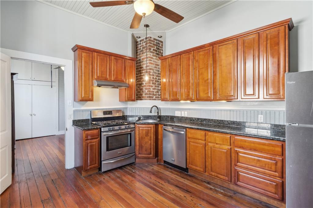New Orleans, Louisiana 70118, United States, 2 Bedrooms Bedrooms, ,1 BathroomBathrooms,Residential,Pending,60528