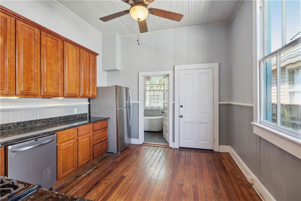 New Orleans, Louisiana 70118, United States, 2 Bedrooms Bedrooms, ,1 BathroomBathrooms,Residential,Pending,60528