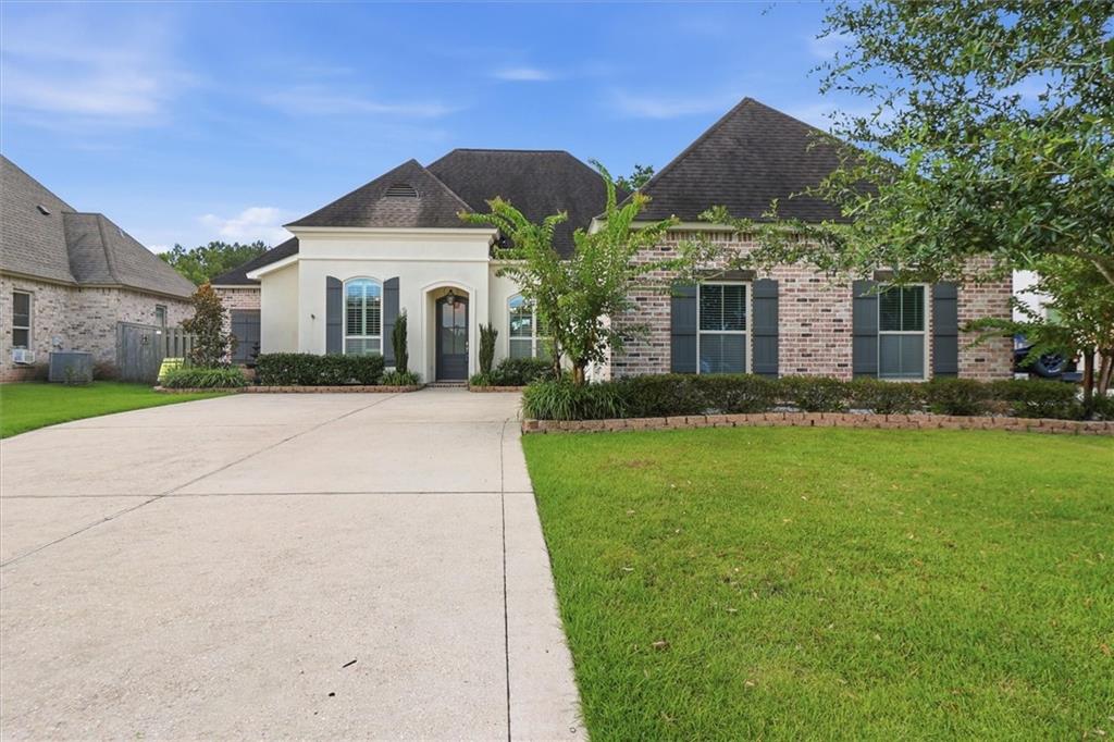 1013 CYPRESS CROSSING Drive
