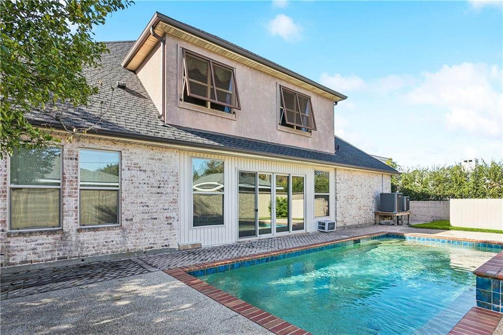131 Colonial Club Dr, Harahan, LA, 70123, USA, 4 Bedrooms Bedrooms, ,4 BathroomsBathrooms,Residential,Active,131 Colonial Club Dr,2564247