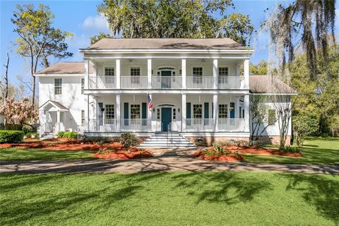 Photo of 304 SCOTCHPINE Drive, Mandeville, LA 70471 (MLS # 2555621)