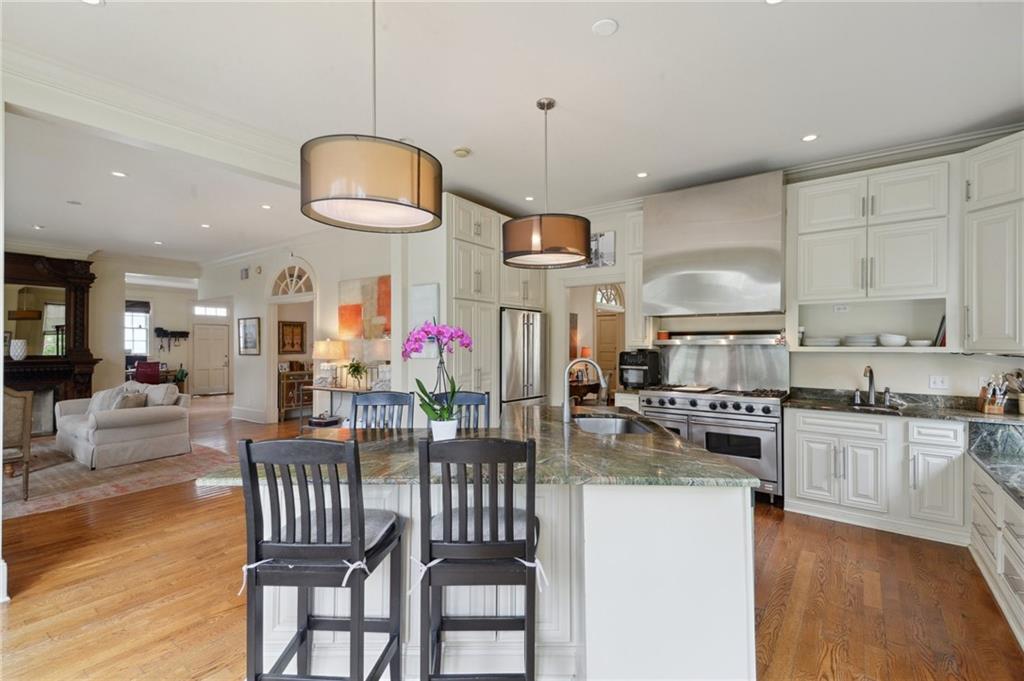 New Orleans, Louisiana 70125, United States, 4 Bedrooms Bedrooms, ,4 BathroomsBathrooms,Residential,Active,224433