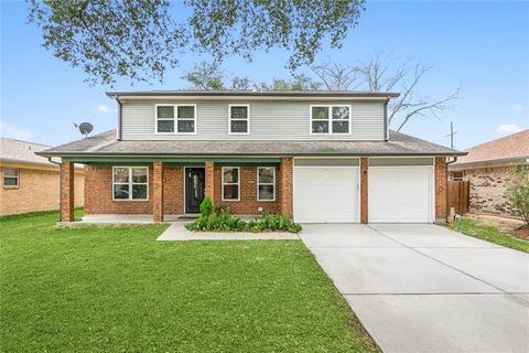 828 FAIRFAX Drive Gretna LA 70056