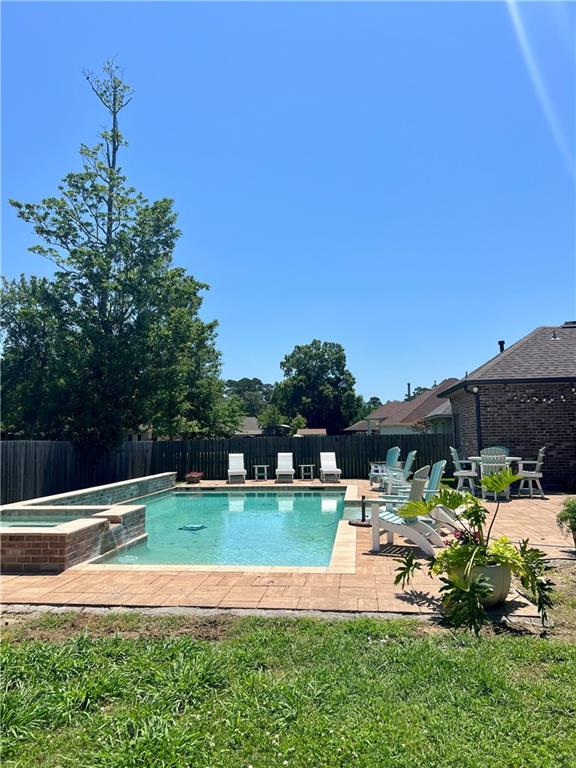 1228 AVENUE DE CHATEAU Street