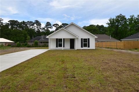 Photo of 64354 MCCARTHY Lane, Pearl River, LA 70452 (MLS # 2556827)