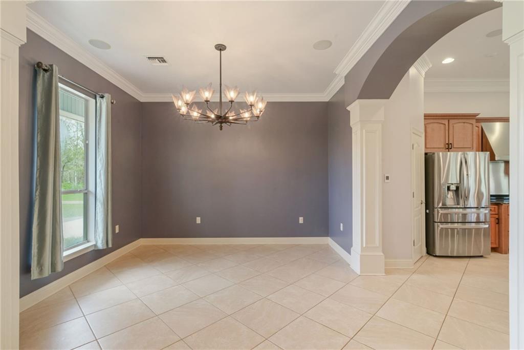 10101 WILLOW Drive