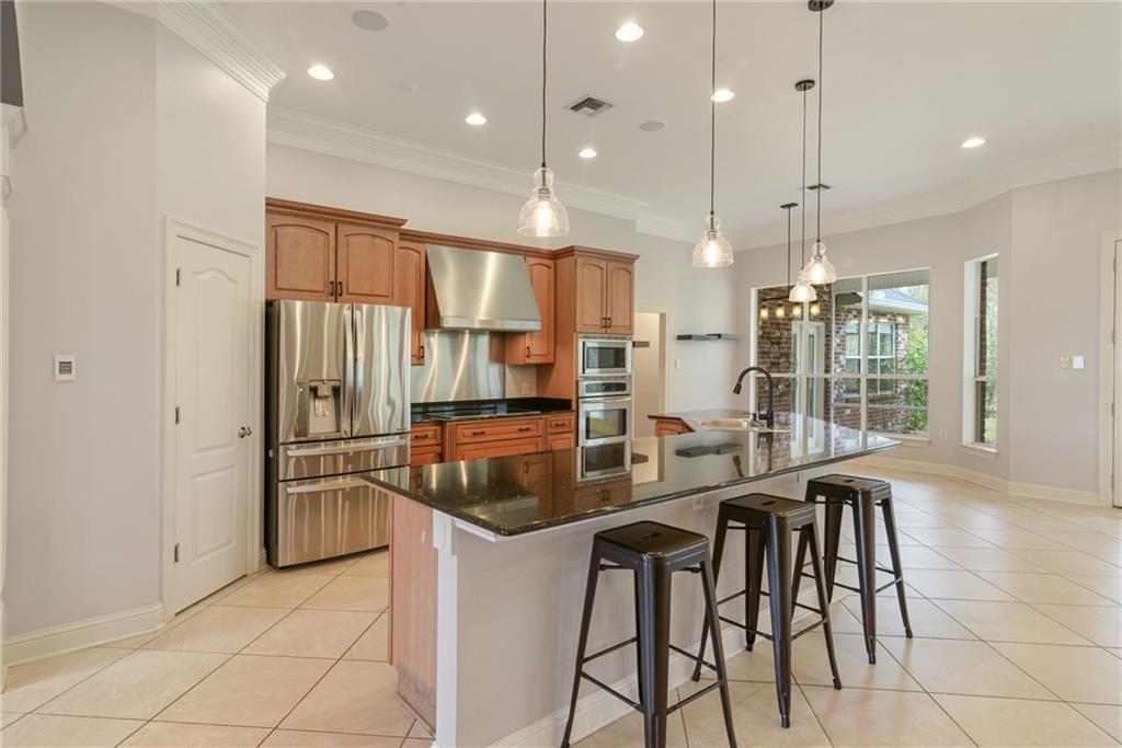 10101 WILLOW Drive