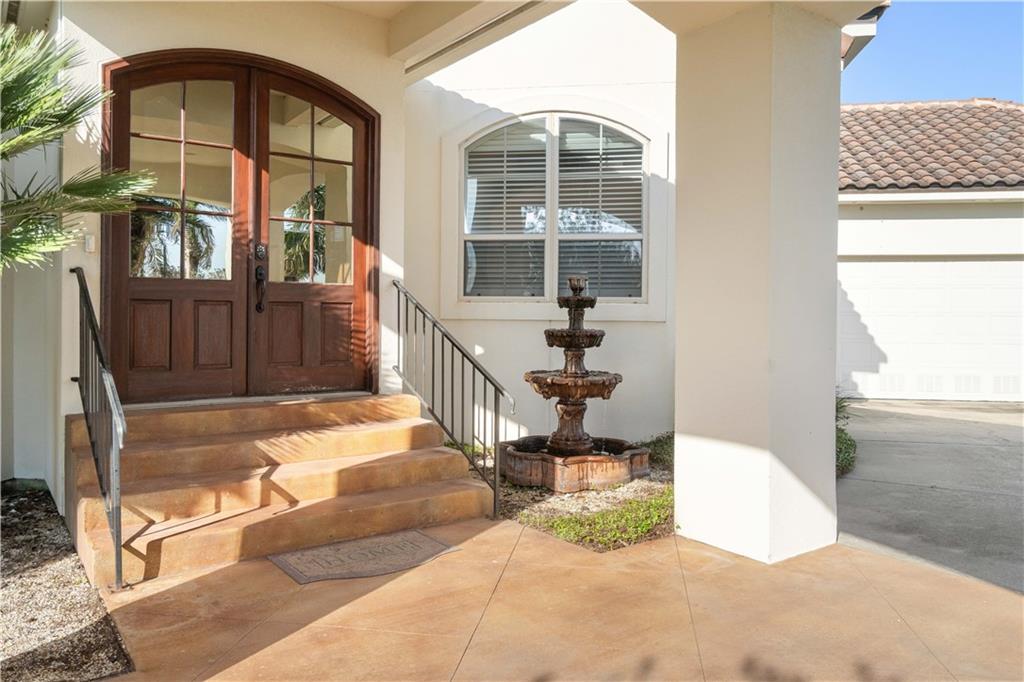 1605 VELA Cove