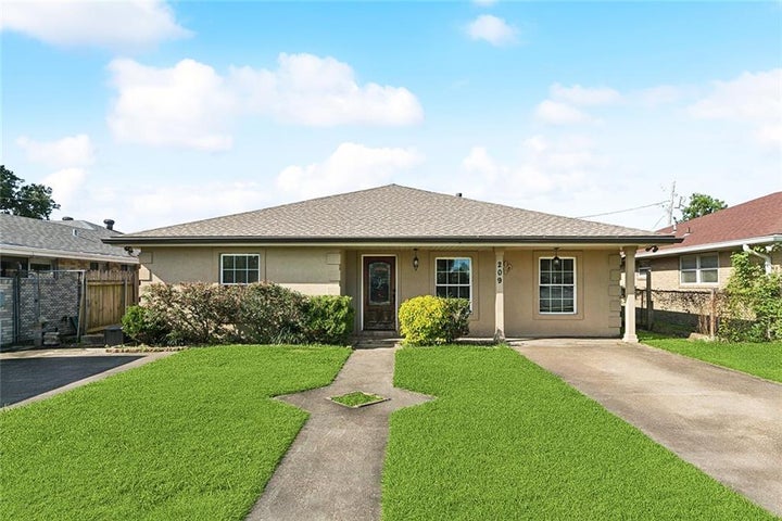 Photo 1 of 21 — 209 OCELOT Drive, Arabi, LA 70032