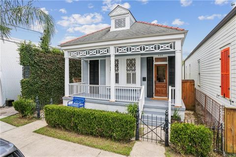 Photo of 625 DESIRE Street, New Orleans, LA 70117 (MLS # 2558989)