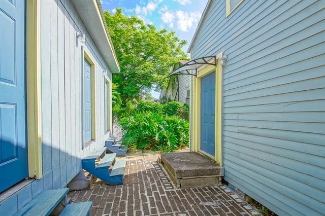 New Orleans, Louisiana 70119, United States, 3 Bedrooms Bedrooms, ,3 BathroomsBathrooms,Residential,Pending,68108