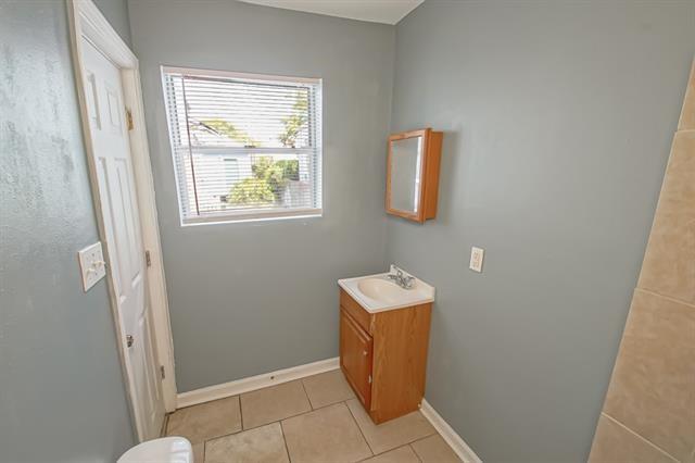 New Orleans, Louisiana 70119, United States, 3 Bedrooms Bedrooms, ,3 BathroomsBathrooms,Residential,Pending,68108