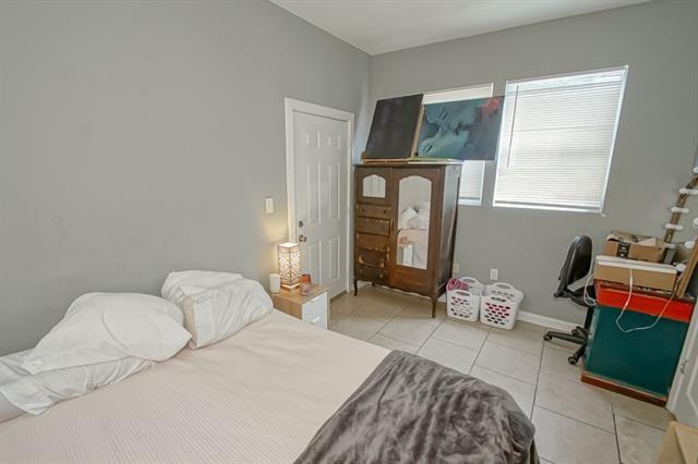 New Orleans, Louisiana 70119, United States, 3 Bedrooms Bedrooms, ,3 BathroomsBathrooms,Residential,Pending,68108