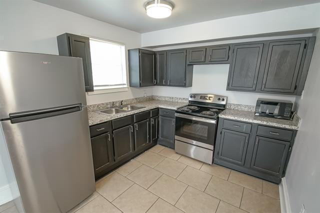 New Orleans, Louisiana 70119, United States, 3 Bedrooms Bedrooms, ,3 BathroomsBathrooms,Residential,Pending,68108