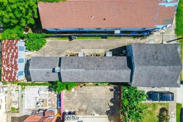 New Orleans, Louisiana 70119, United States, 3 Bedrooms Bedrooms, ,3 BathroomsBathrooms,Residential,Pending,68108