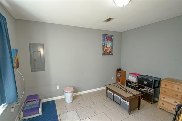 New Orleans, Louisiana 70119, United States, 3 Bedrooms Bedrooms, ,3 BathroomsBathrooms,Residential,Pending,68108