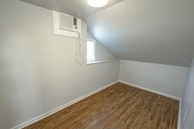 New Orleans, Louisiana 70119, United States, 3 Bedrooms Bedrooms, ,3 BathroomsBathrooms,Residential,Pending,68108