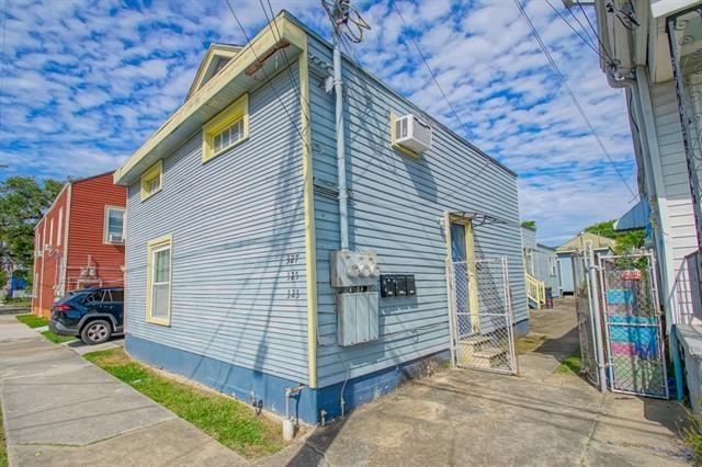 New Orleans, Louisiana 70119, United States, 3 Bedrooms Bedrooms, ,3 BathroomsBathrooms,Residential,Pending,68108
